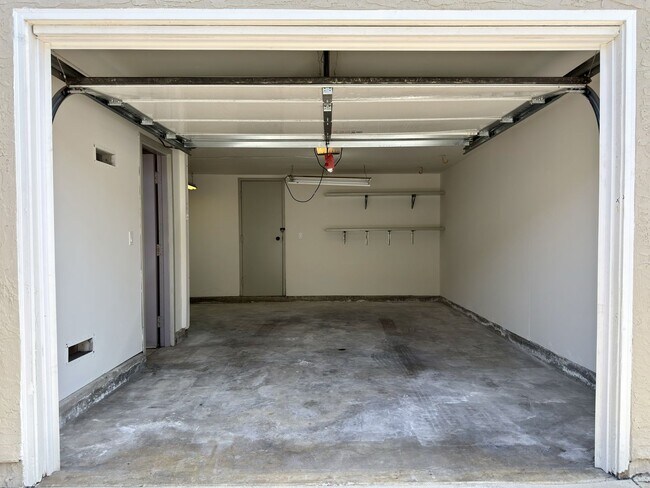 Building Photo - Spacious Townhome in Quail Ridge