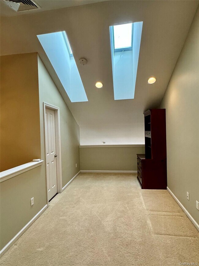 Building Photo - 33 Putters Way
