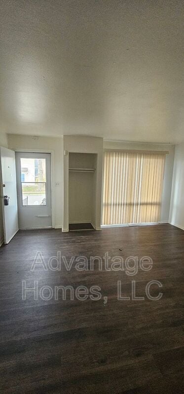 Building Photo - 819 N 70th St