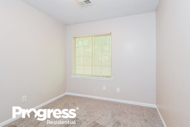 Building Photo - 5162 Pineland Pl
