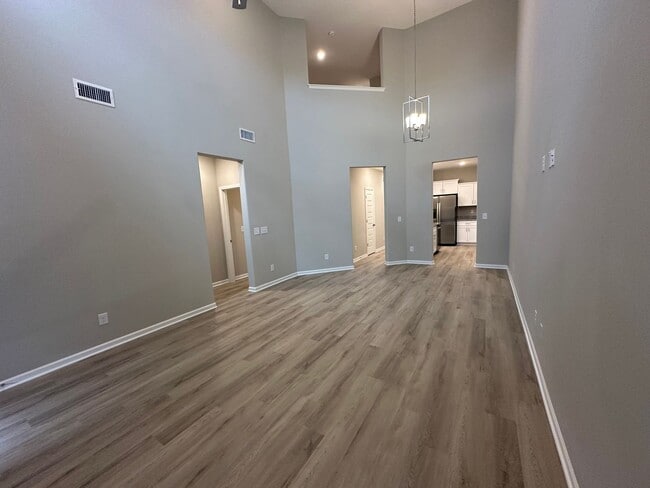 Building Photo - Brand New Townhome In Shelbyville - MOVE I...