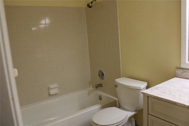 Building Photo - 3295 Fox Chase Cir