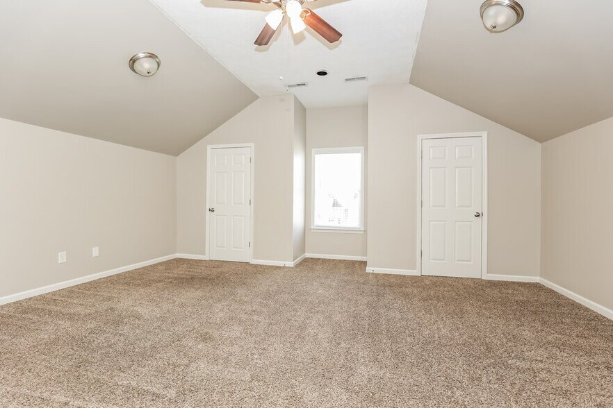 Building Photo - 825 Chaney Woods Dr