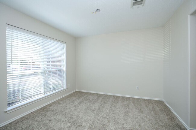Building Photo - 18910 Piney Bend Ct