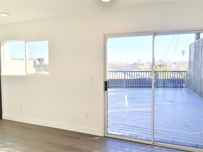 Building Photo - Luxury Remodeled Home with City Views in the Heart of West Hollywood