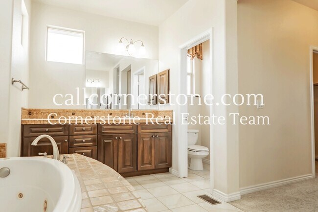 Building Photo - 13932 Sierra Star Ct