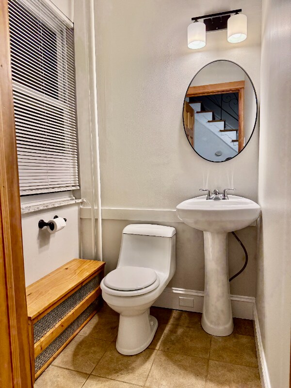 Building Photo - 2628 E Somerset St