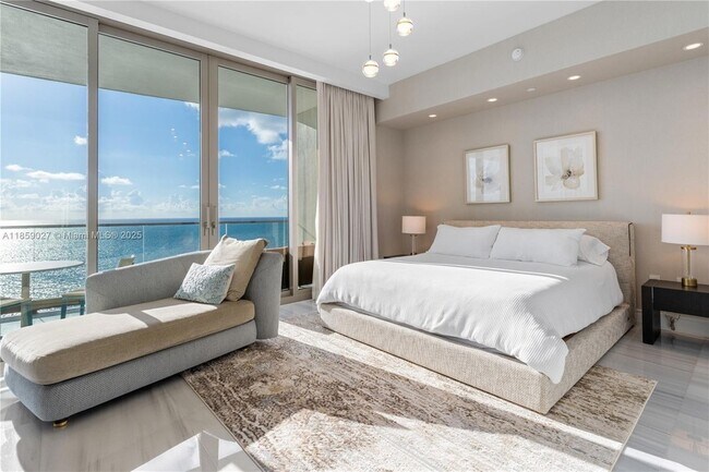Building Photo - 17901 Collins Ave
