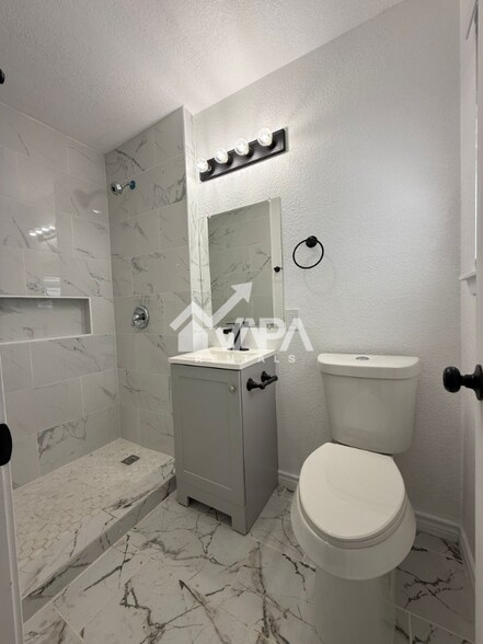 Building Photo - 6726 Alan Hale Dr