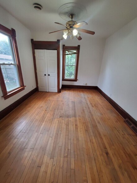 Primary Photo - 732-736 S 24th St.