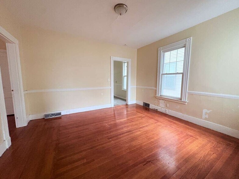 Building Photo - 41 Hotchkiss St