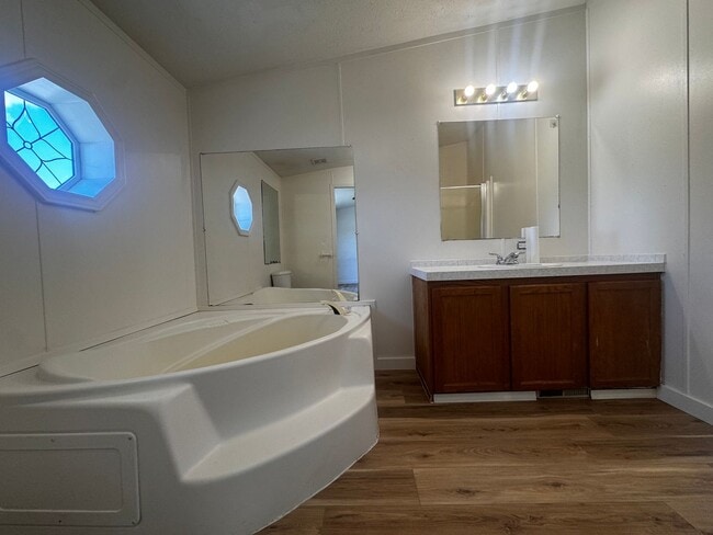 Building Photo - WELCOME HOME!