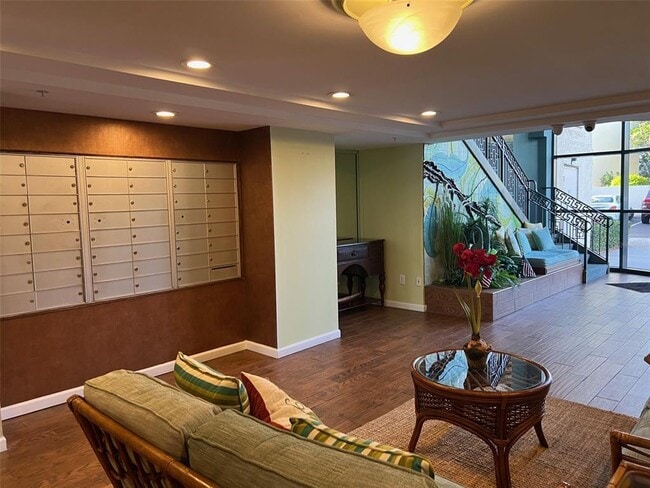 Building Photo - 670 Island Way