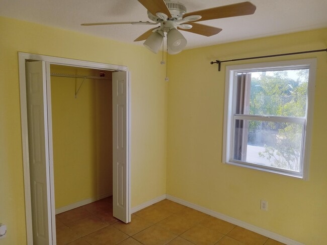 Building Photo - 201 Cutthroat Dr