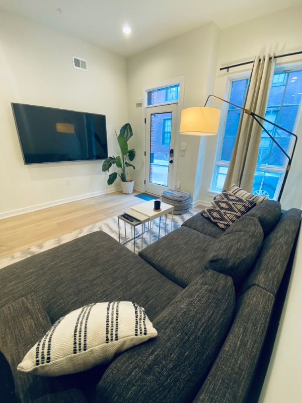 Building Photo - 2013 Abigail St