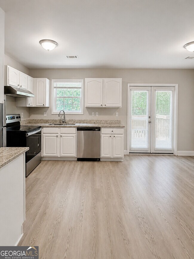 Building Photo - 1240 Pinedale Cir NW