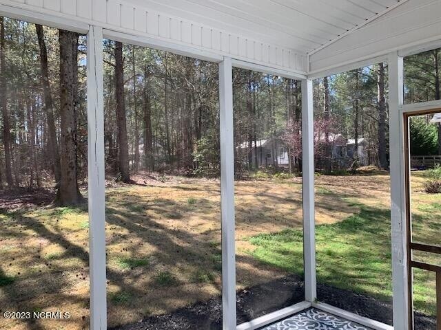 Building Photo - 862 Blue Bird Dr