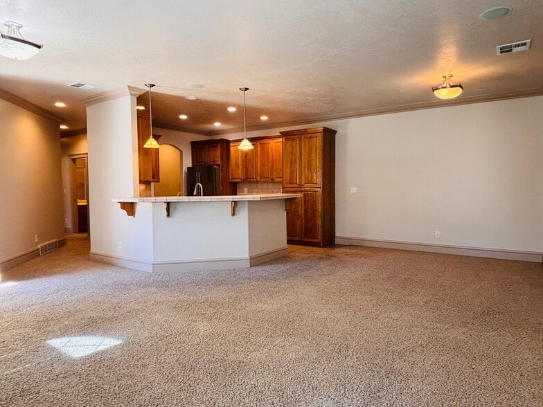 Building Photo - 409 Cobblestone Dr