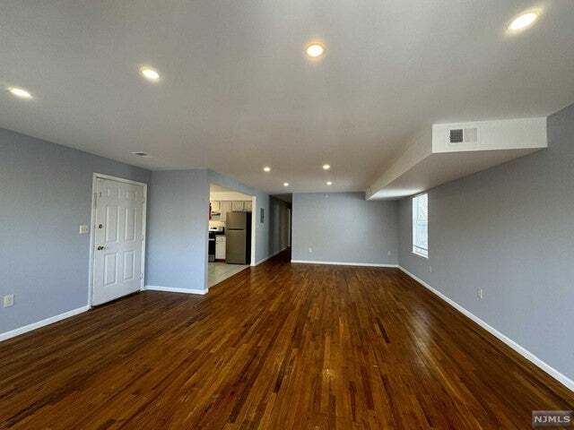 Building Photo - 40 11th Ave W
