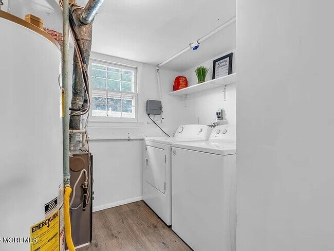 Building Photo - 61 Lynn Dr