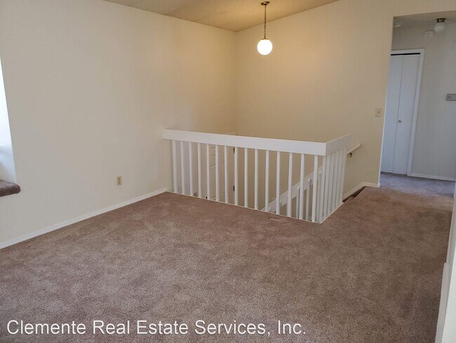 Building Photo - 3 br, 1.5 bath House - 4075 Dolphin Circle