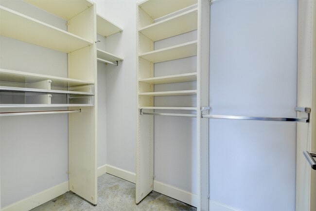 Building Photo - 1111 Studewood St