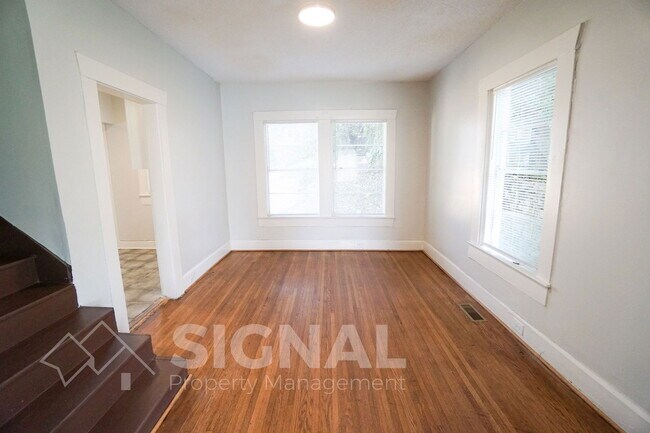 Building Photo - 1906 15th Ct N