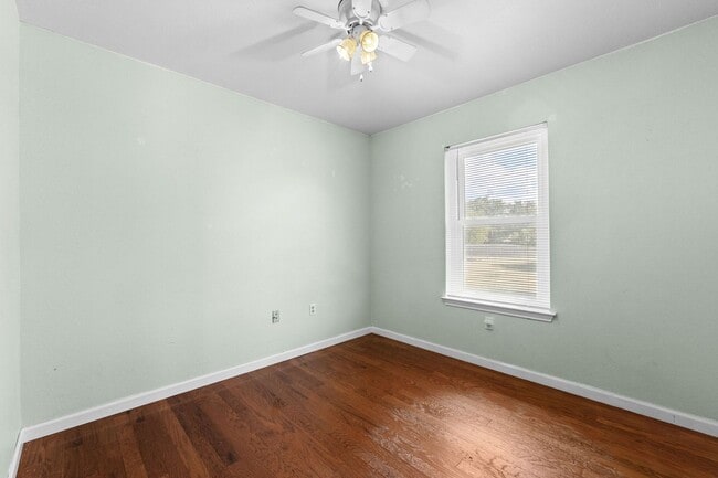 Building Photo - 122 CR - 4936
