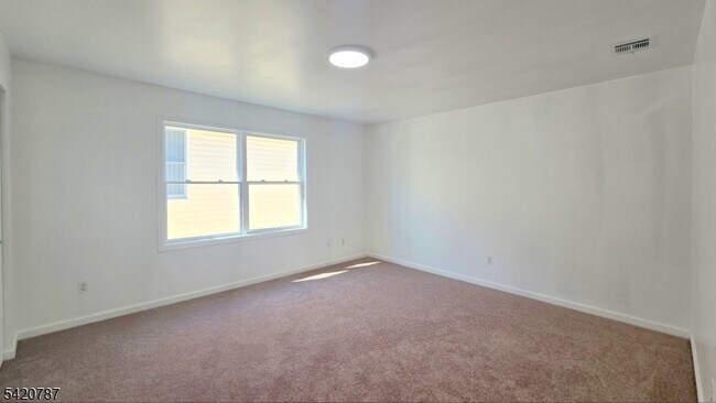 Building Photo - 360 Broad St