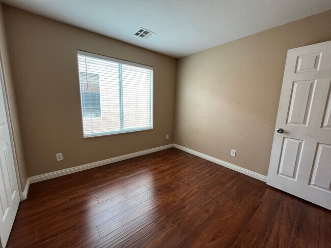 Building Photo - 8988 Winchester Ridge St