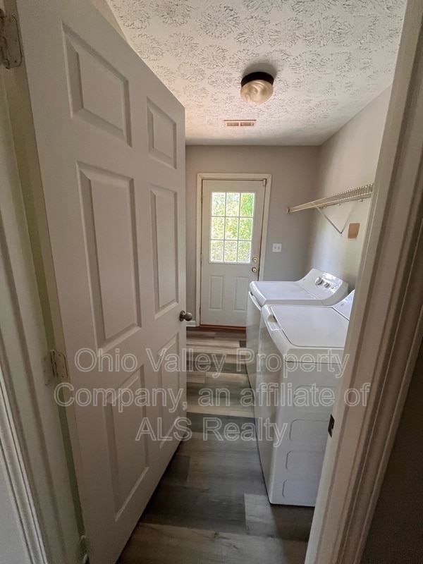 Building Photo - 7097 Columbia Ave