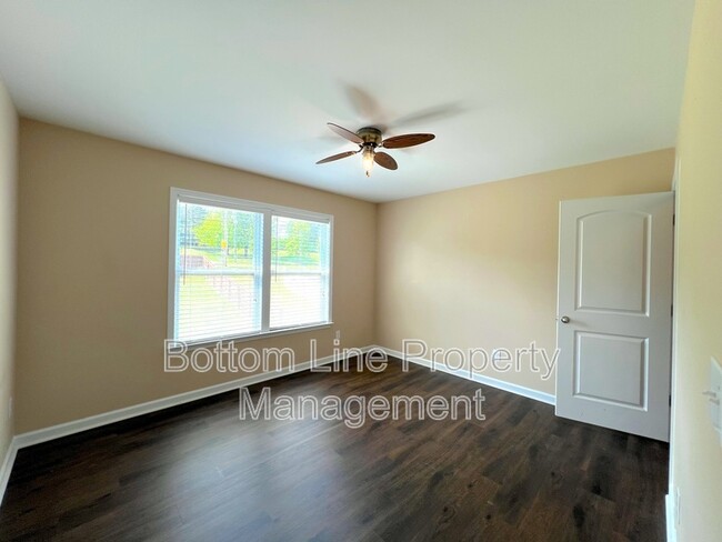 Building Photo - 815 Sarah Laura Ln