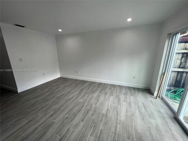 Building Photo - 2050 SW 122nd Ave