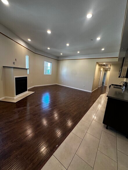 Building Photo - 14233 Tiara St