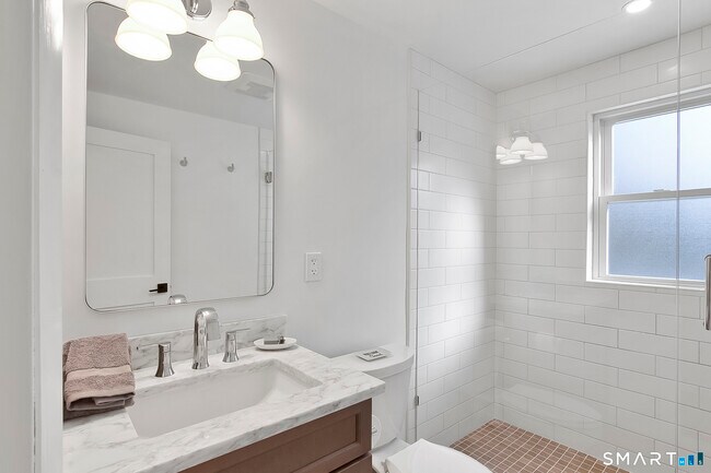 Building Photo - 26 Chelene Rd