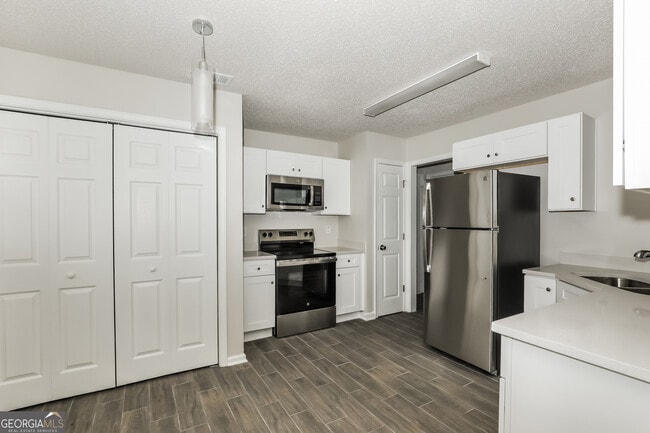 Building Photo - 1065 Garrison Ct