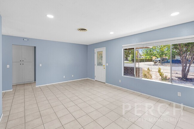 Building Photo - 41344 Mayberry Ave