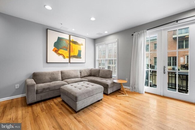 Building Photo - 2614 Lighthouse Ln