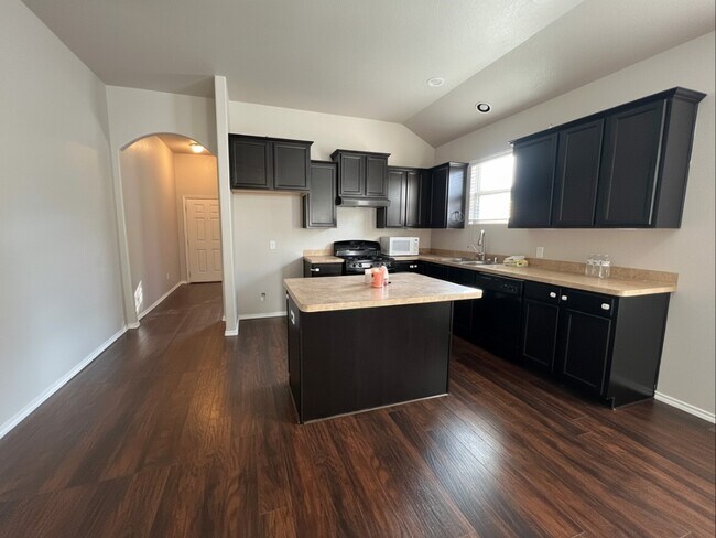 Building Photo - 11418 Barbican Court