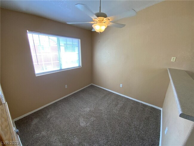 Building Photo - 4730 E Craig Rd