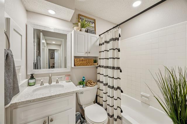 Building Photo - 3003 Kathleen Ln