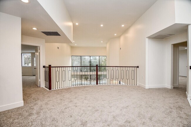 Building Photo - 8115 Fondren Lake Dr