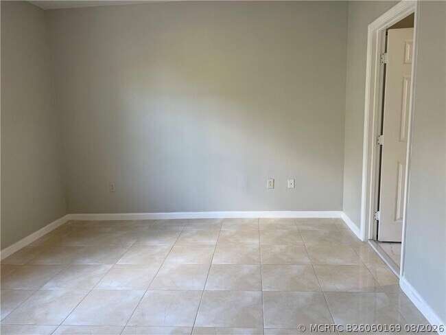 Building Photo - 4602 SW 160th Ave
