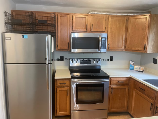 Building Photo - Fully Renovated Condo For Rent in Burrillv...