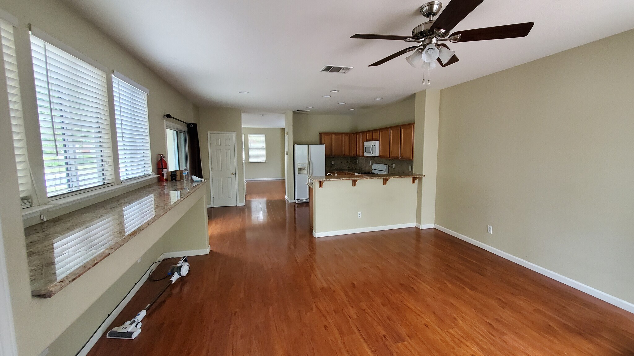 Building Photo - 9361 La Tonis Way