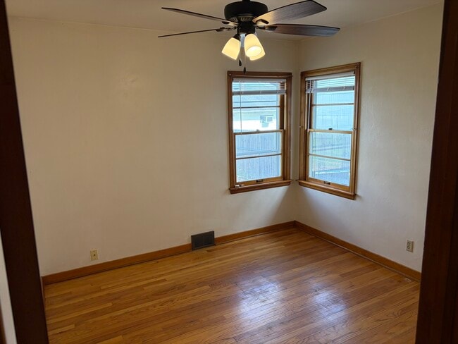 Building Photo - 335 S Garrard St