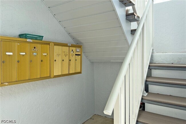 Building Photo - 1203 SW 48th Terrace