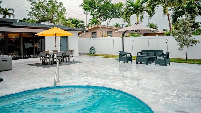 Building Photo - 2506 Bimini Ln