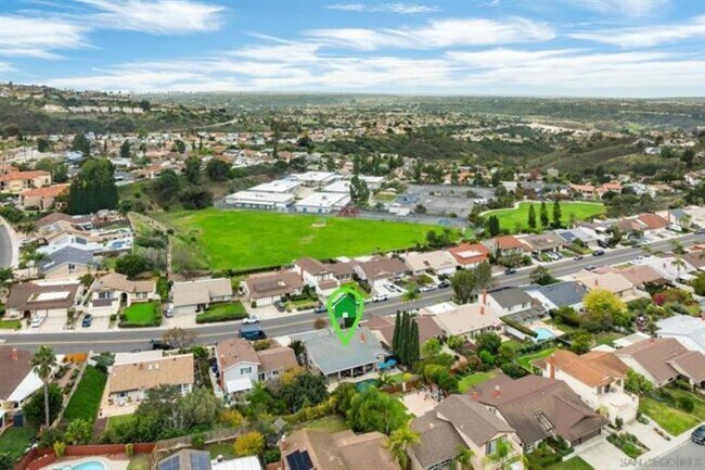 Building Photo - Stunning single-story Vista Del Cerro home with a private backyard oasis designed for effortless ...