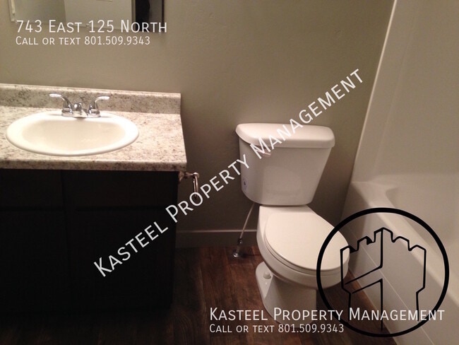 Building Photo - 743 E 125 N St